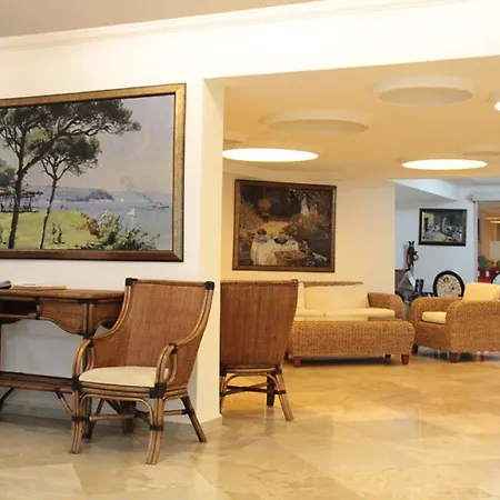Hotel Nicholas Park 4*