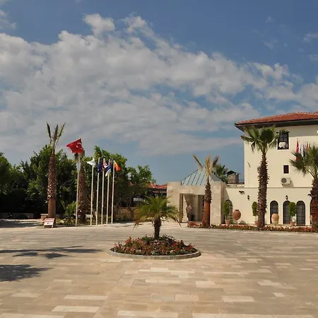 Nicholas Park Hotel 4*