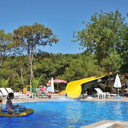 Nicholas Park Hotel 4*