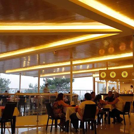 호텔 Nicholas Park 4*