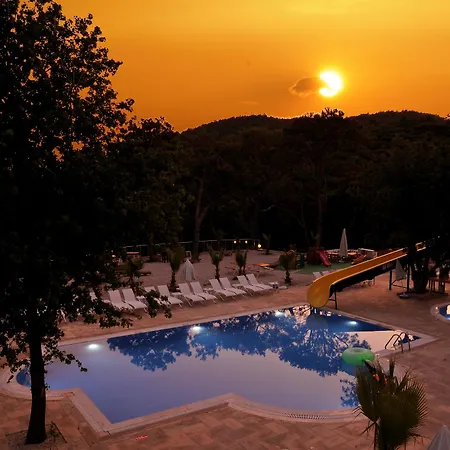 Nicholas Park 4* אולודניץ